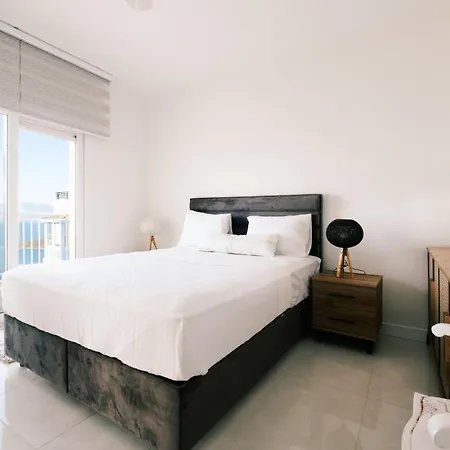 アパート Sea View W Garden Balcony By Beach In