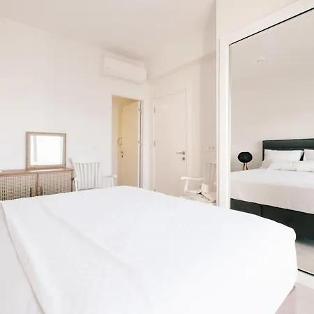 Apartman Sea View W Garden Balcony By Beach In *