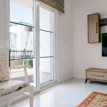 Daire Sea View W Garden Balcony By Beach In
